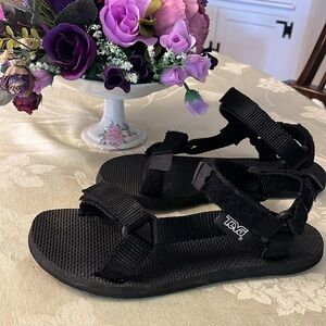 Teva Classic Black Sandals Size 7